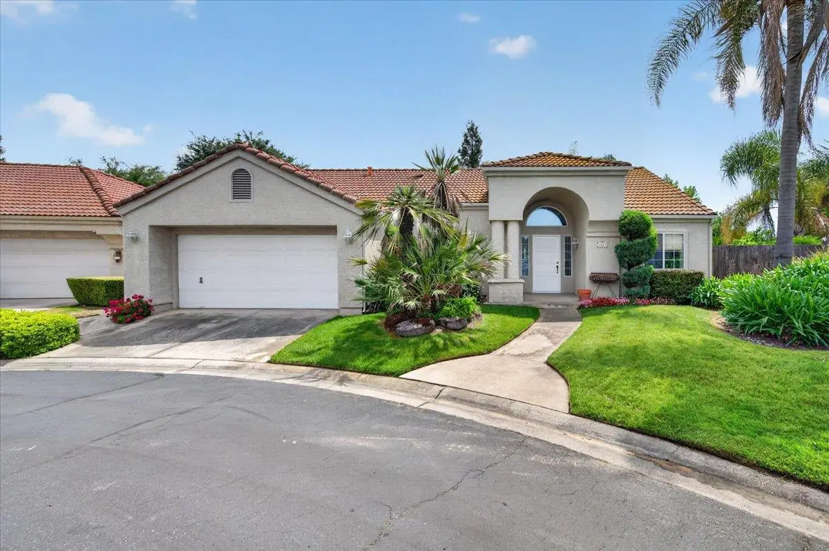 1003 E Freedom Avenue, Fresno, CA 93720 - #1