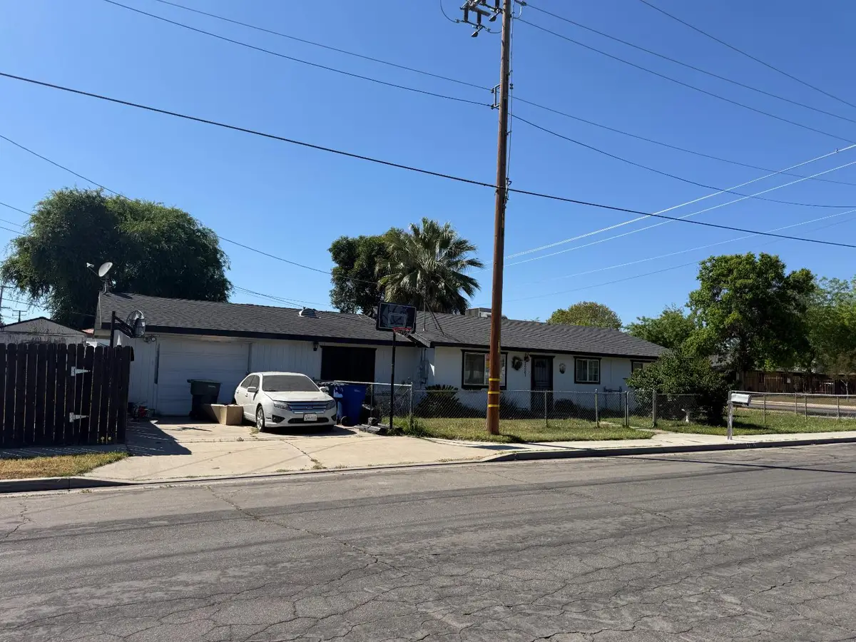 7281 N College Avenue, Pinedale, CA 93650 - #1