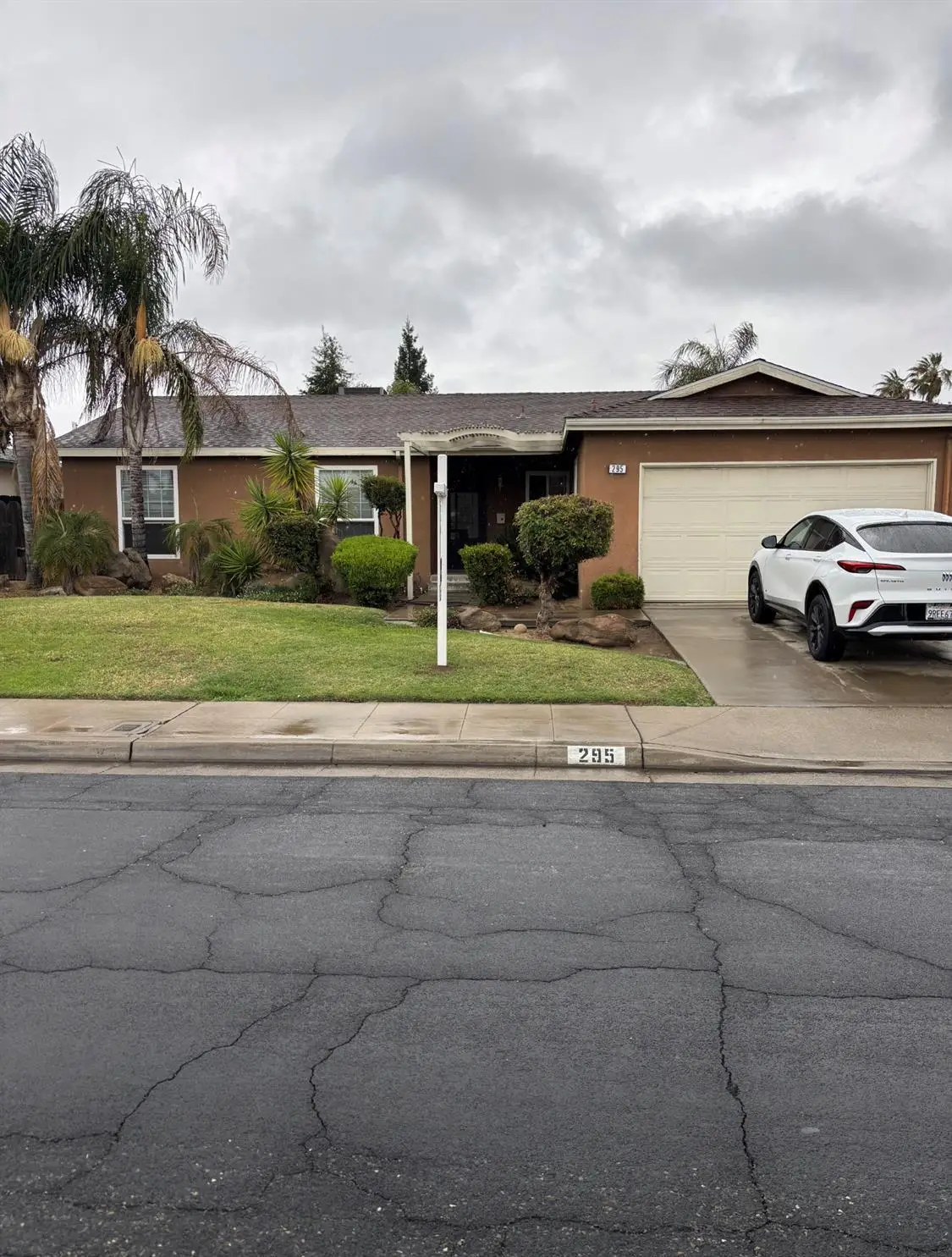 295 W Swift Avenue, Clovis, CA 93612 - #1