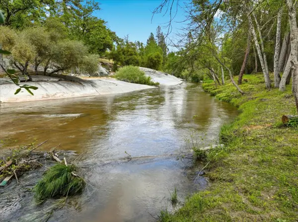 45893 Sutton Dr, Oakhurst, CA 93644