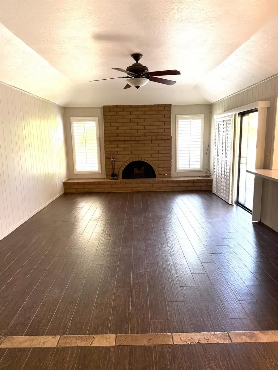 318 E Lisa Avenue, Fresno, CA 93720 - #3