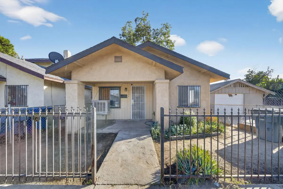 2522 E Grant Avenue, Fresno, CA 93701 - #1