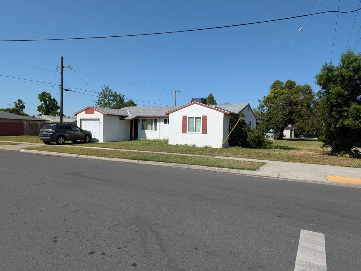 4591 N Angus Street, Fresno, CA 93726 - #1