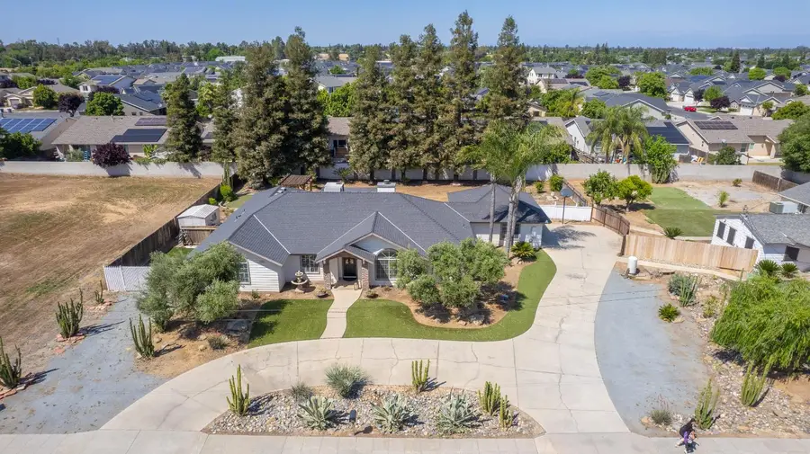 5358 W Clinton Avenue, Fresno, CA 93722 - #3