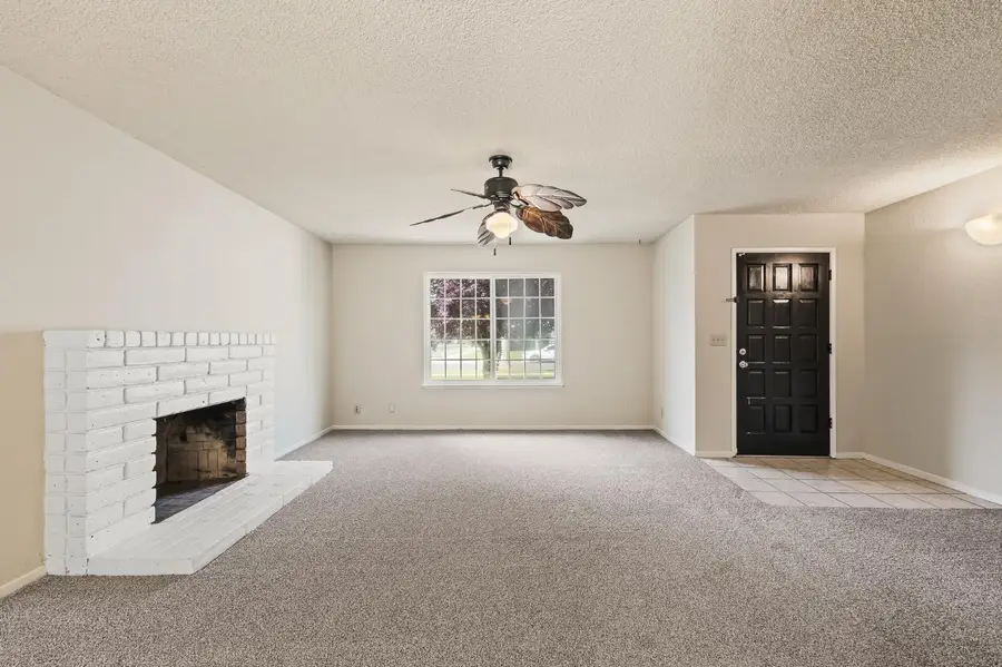 3443 W Oswego Avenue, Fresno, CA 93711 - #2