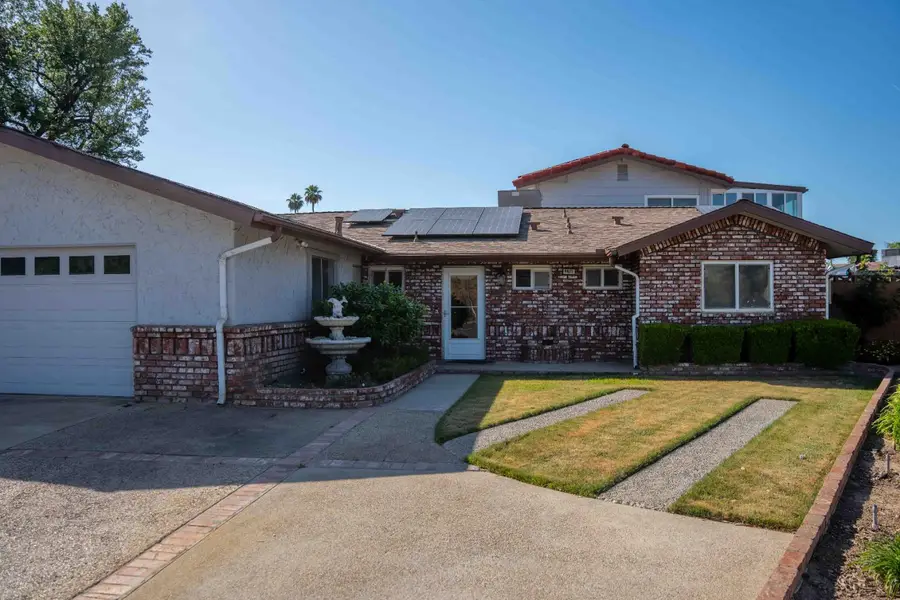 4421 N Woodrow Avenue, Fresno, CA 93726 - #2