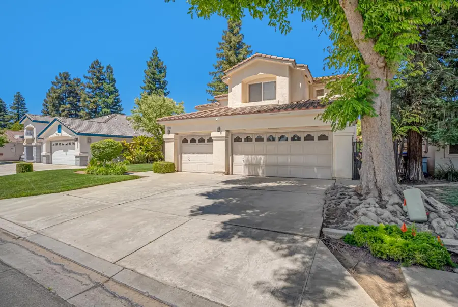 5918 W Chennault Avenue, Fresno, CA 93722 - #2