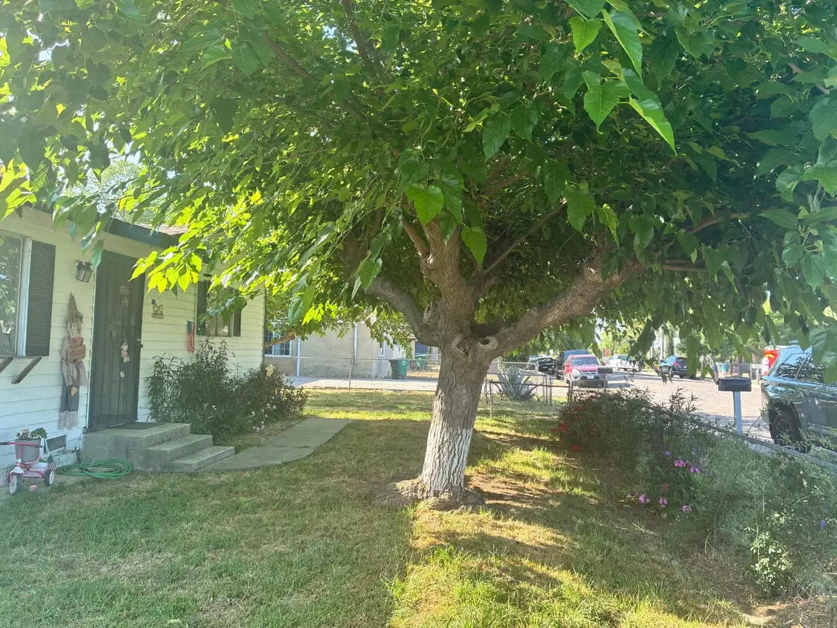 130 11th Street, Orange Cove, CA 93646 - #1