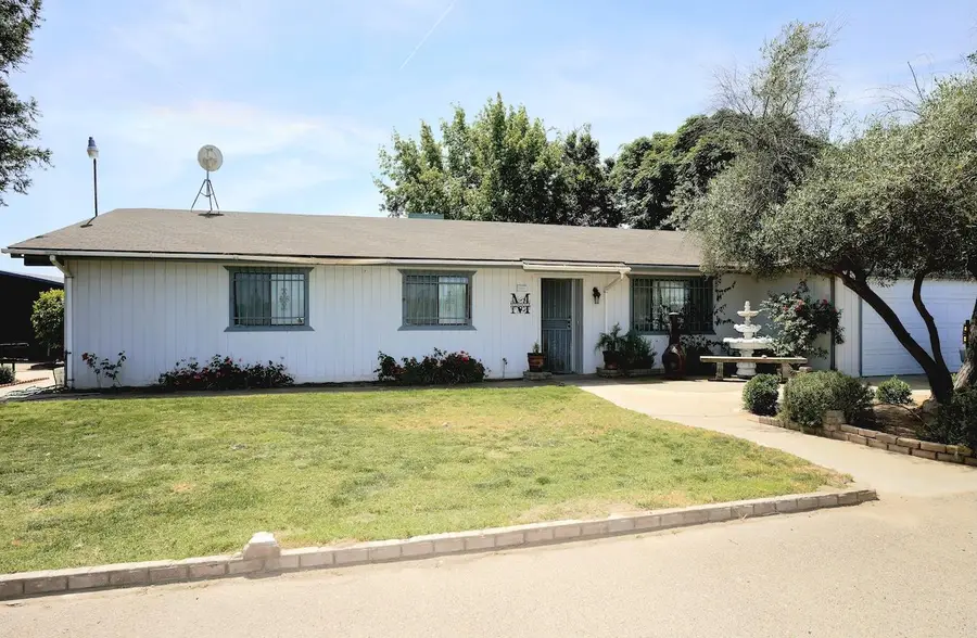 1261 E Adams Avenue, Fresno, CA 93725 - #2