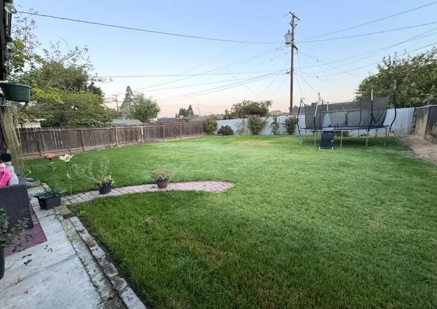 814 W Vassar Avenue, Fresno, CA 93705 - #3