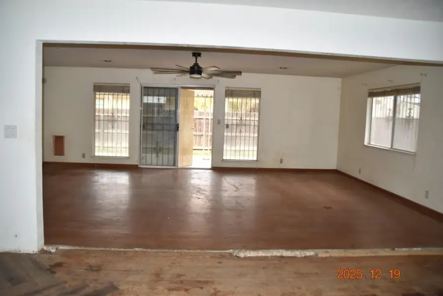 4115 E Dayton Avenue, Fresno, CA 93726 - #3