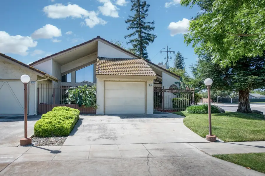 2803 W Celeste Avenue #4, Fresno, CA 93711 - #3