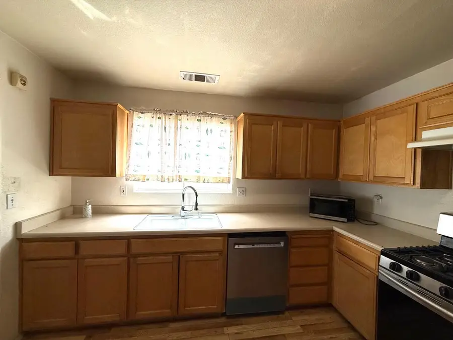 2034 Mcpherson Avenue, Dos Palos, CA 93620 - #3