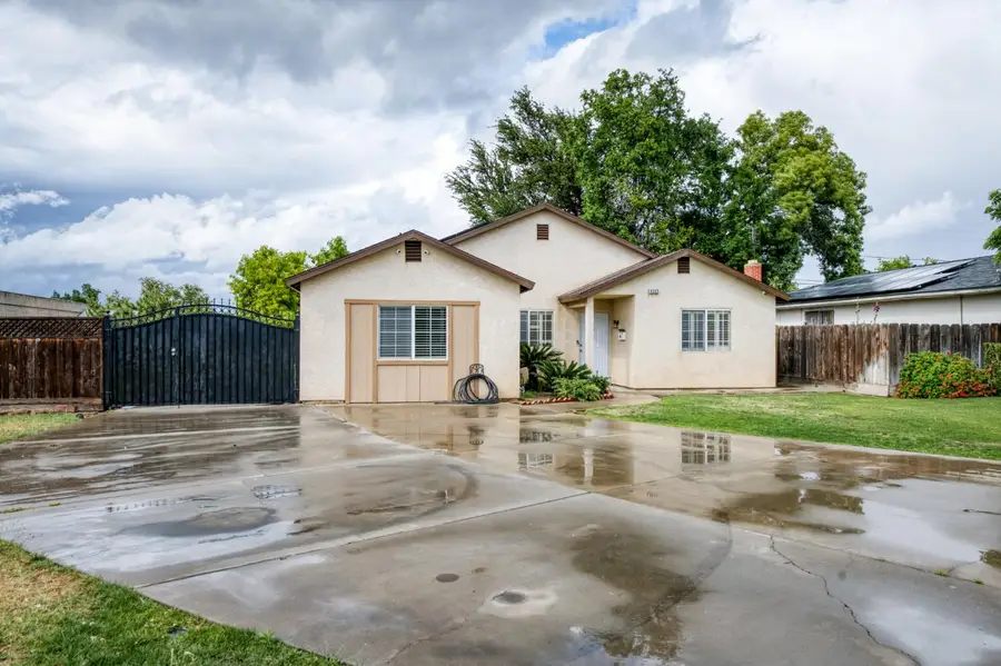 4527 E Cortland Avenue, Fresno, CA 93726 - #2