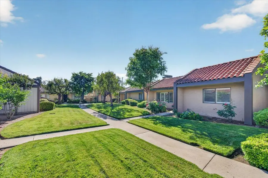 1767 W Santa Ana Avenue, Fresno, CA 93705 - #2