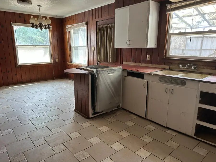 19637 E American Avenue, Reedley, CA 93654 - #3