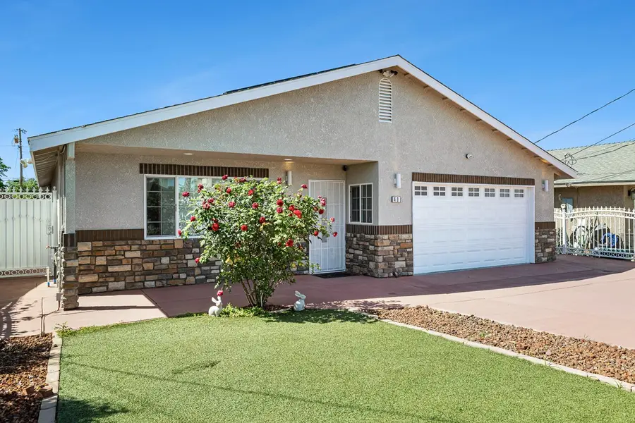 408 W San Joaquin Street, Avenal, CA 93204 - #2