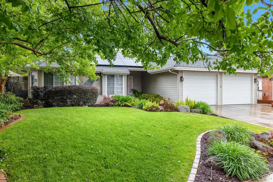 7587 N Spalding Avenue, Fresno, CA 93720 - #2