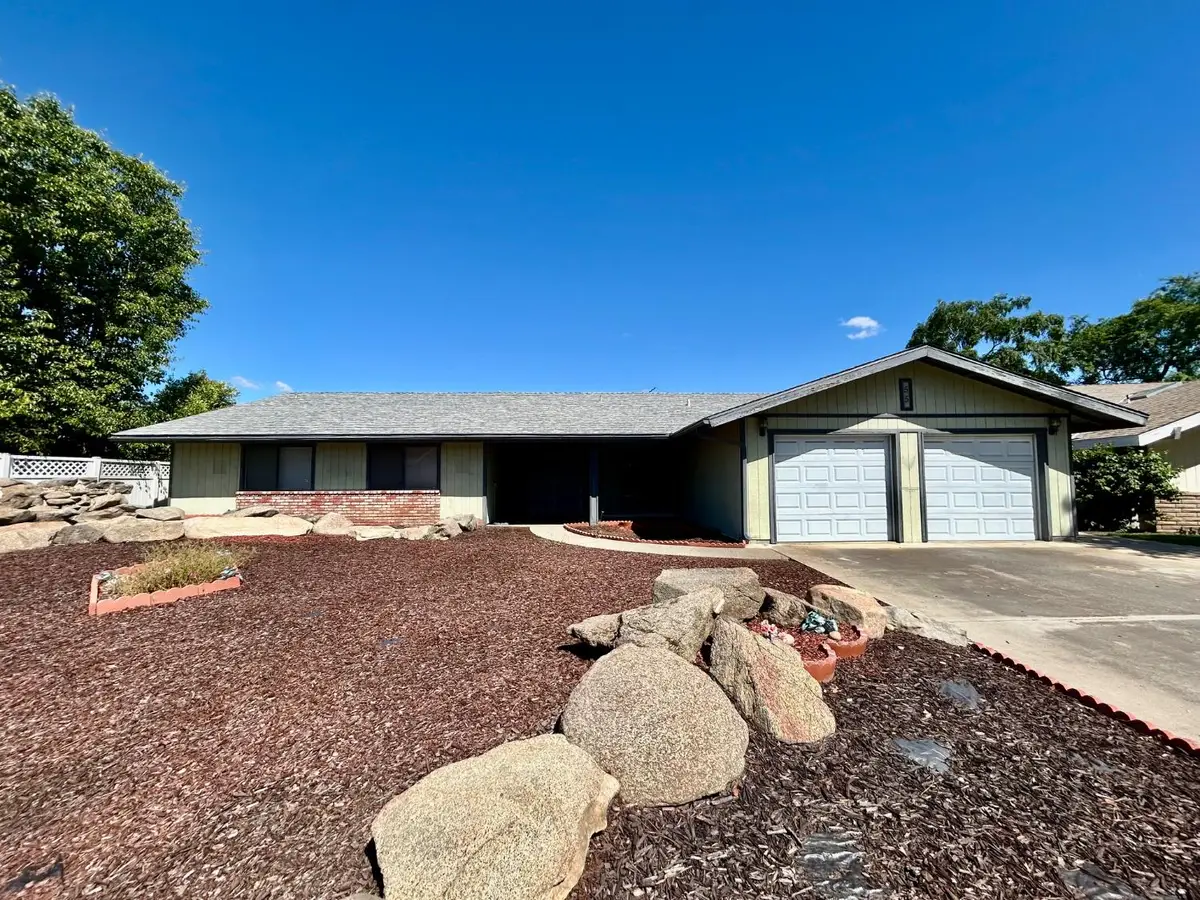 55 Oxford Avenue, Clovis, CA 93612 - #1