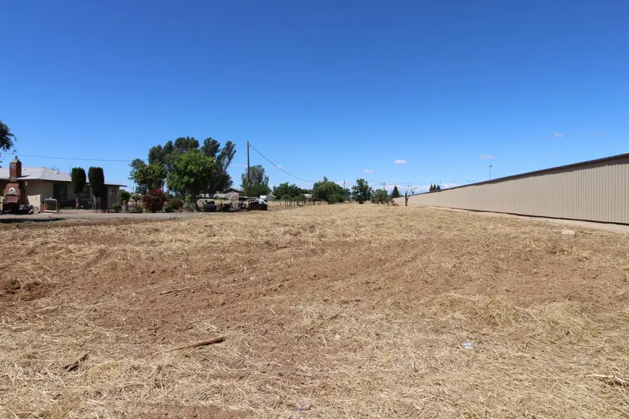 5717 W Shaw Avenue, Fresno, CA 93722 - #2