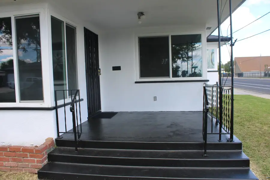 3645 E Cortland Avenue, Fresno, CA 93726 - #2