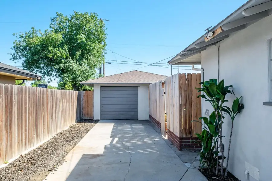 1715 W Terrace Avenue, Fresno, CA 93705 - #3