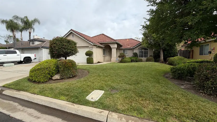 2274 E Skyview Avenue, Fresno, CA 93720 - #2
