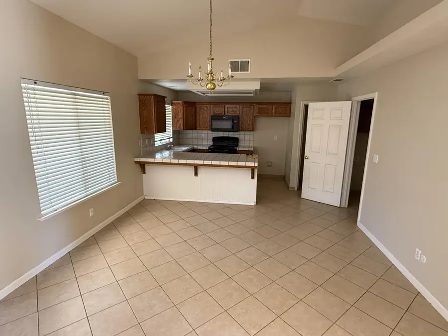 4702 W Mesa Avenue, Fresno, CA 93722 - #3