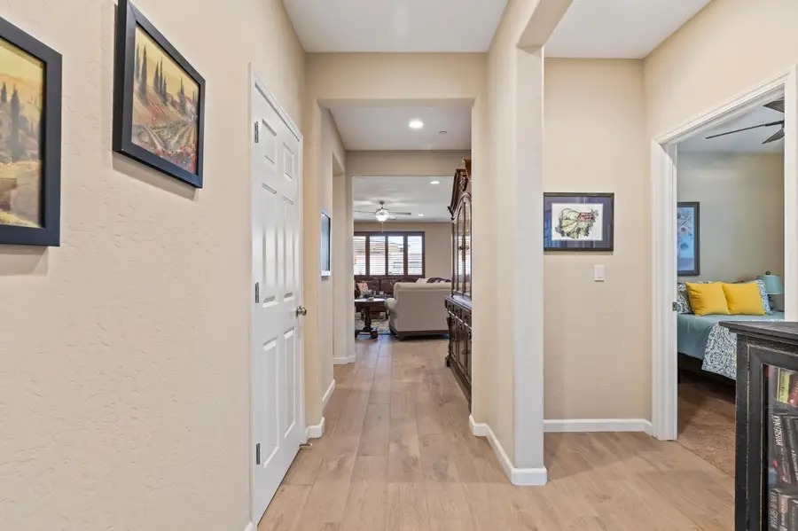 174 S Karen Avenue, Kerman, CA 93630 - #3