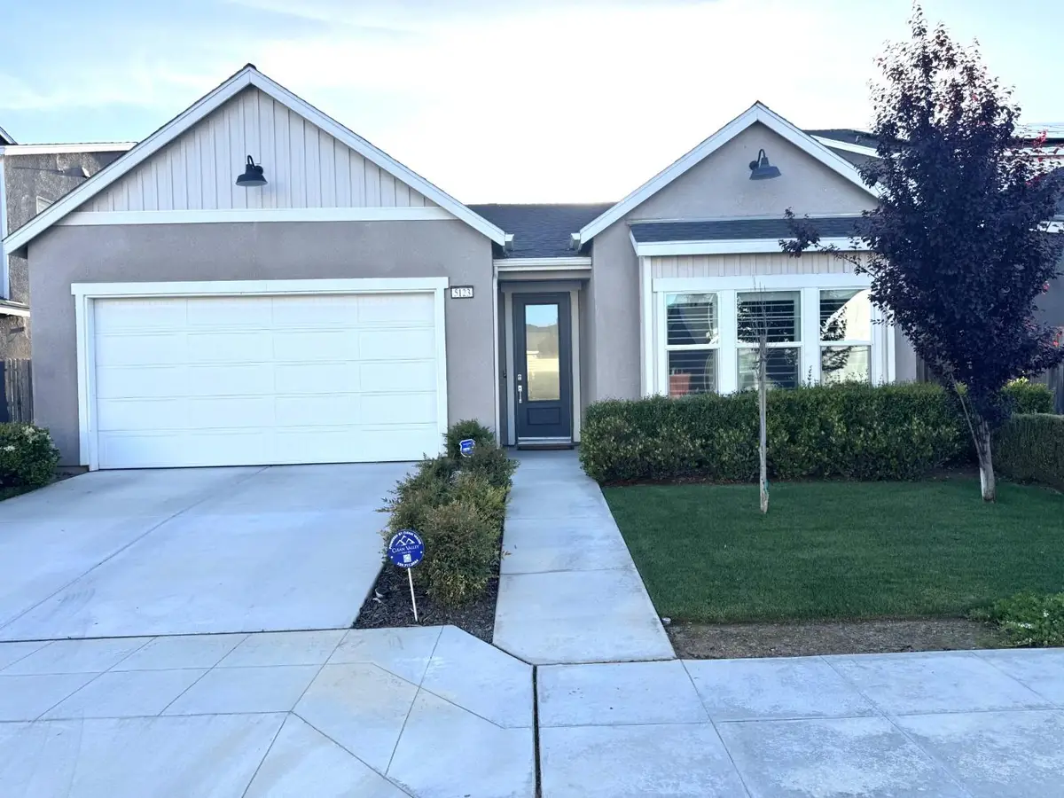 5123 N San Clemente Avenue, Fresno, CA 93723 - #1