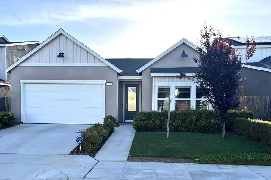 5123 N San Clemente Avenue, Fresno, CA 93723 - #2