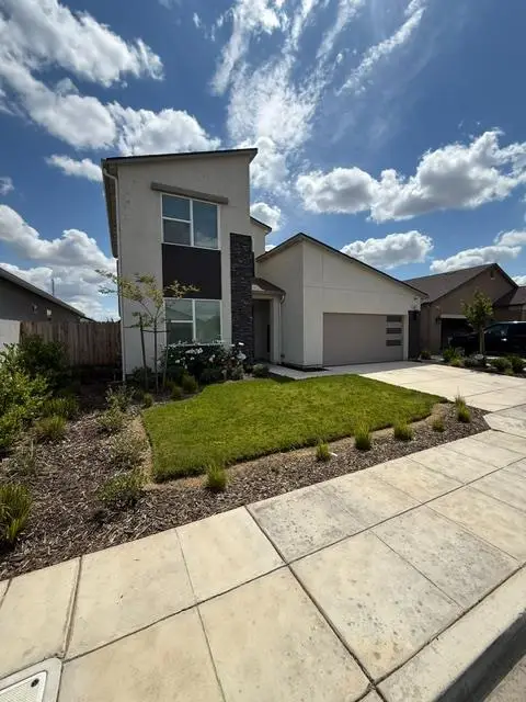 6347 E Adena Avenue, Fresno, CA 93727 - #3