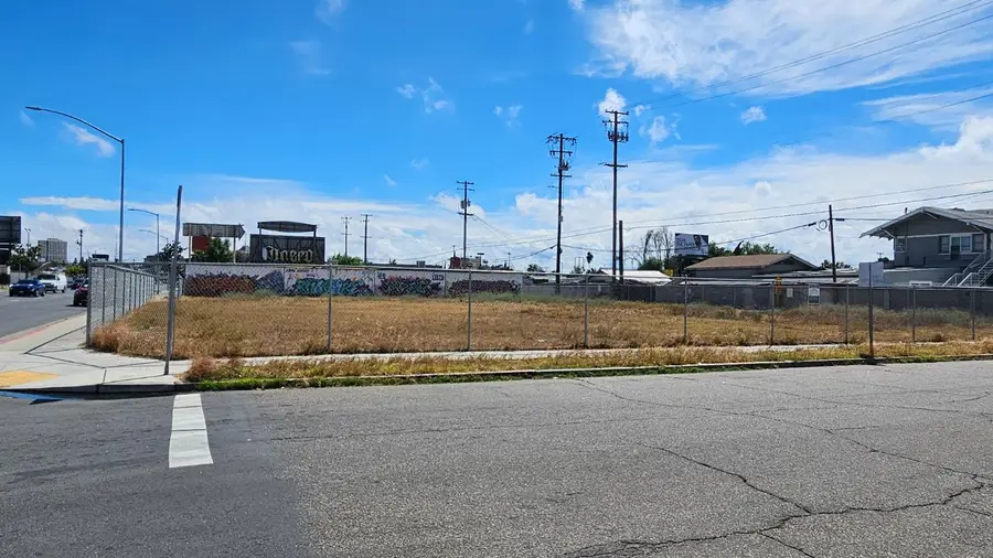 367 N Abby Street, Fresno, CA 93701 - #3