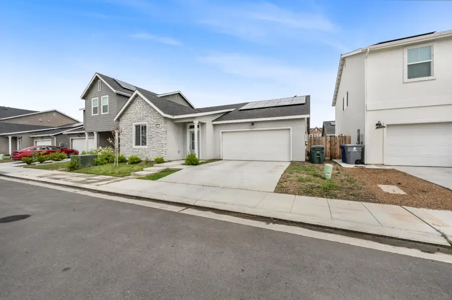 4457 Joaquin Avenue, Clovis, CA 93619 - #3