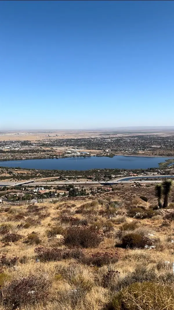 305401 Na, Palmdale, CA 93511