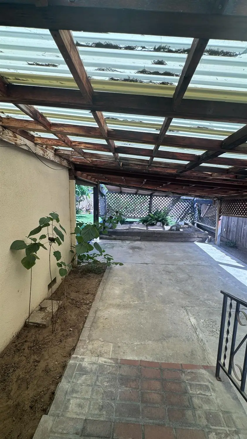 5043 E Lamona Avenue, Fresno, CA 93727 - #2