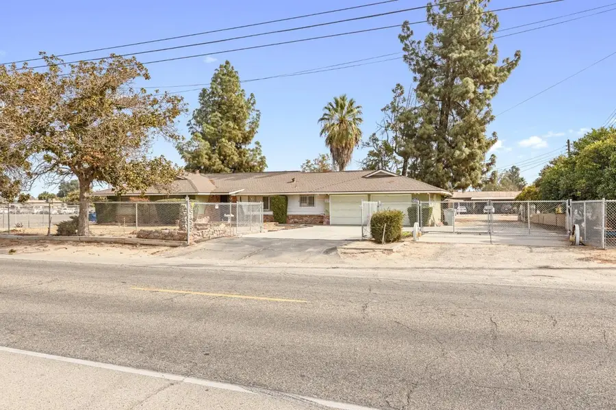 1512 N Brawley, Fresno, CA 93722 - #2