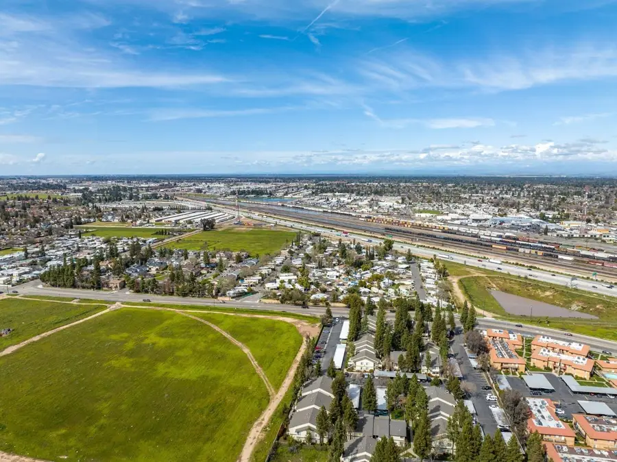 3253 W Princeton Avenue, Fresno, CA 93722 - #3
