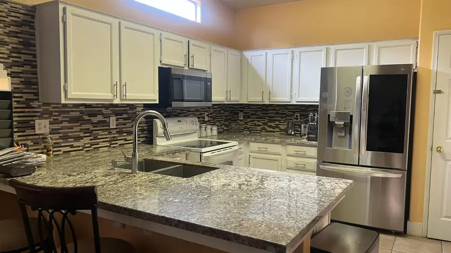 5596 W Pinedale Avenue, Fresno, CA 93722 - #3