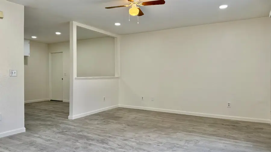 2447 Knowlwood Drive, Hanford, CA 93230 - #2