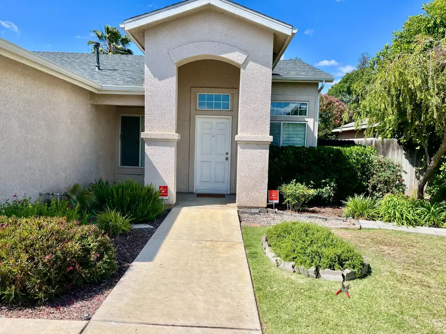 4752 W Fremont, Fresno, CA 93722 - #2