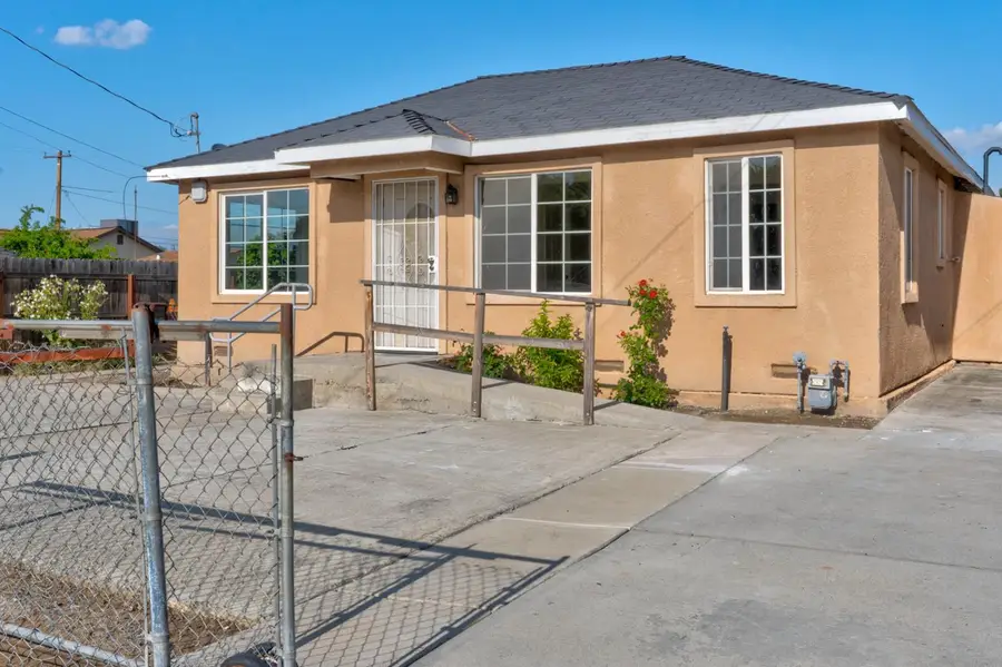 651 Olive, Hanford, CA 93230 - #2