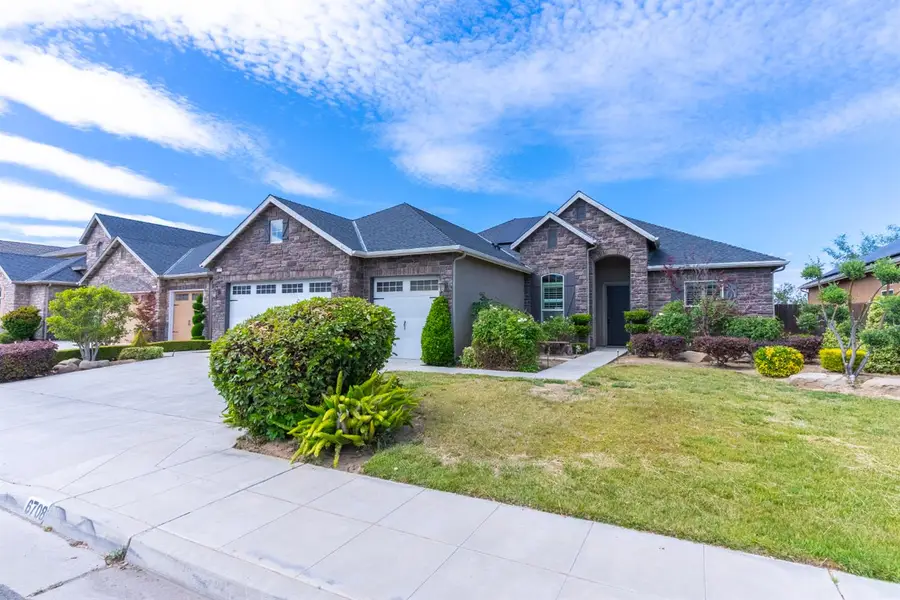 6708 W Alluvial Avenue, Fresno, CA 93722 - #2