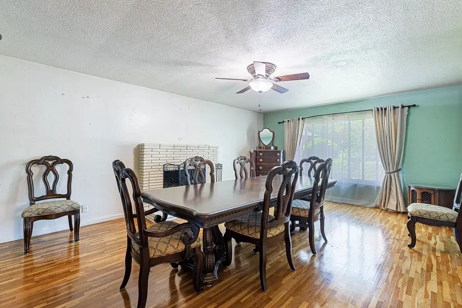 3458 E Lansing Way, Fresno, CA 93726 - #3