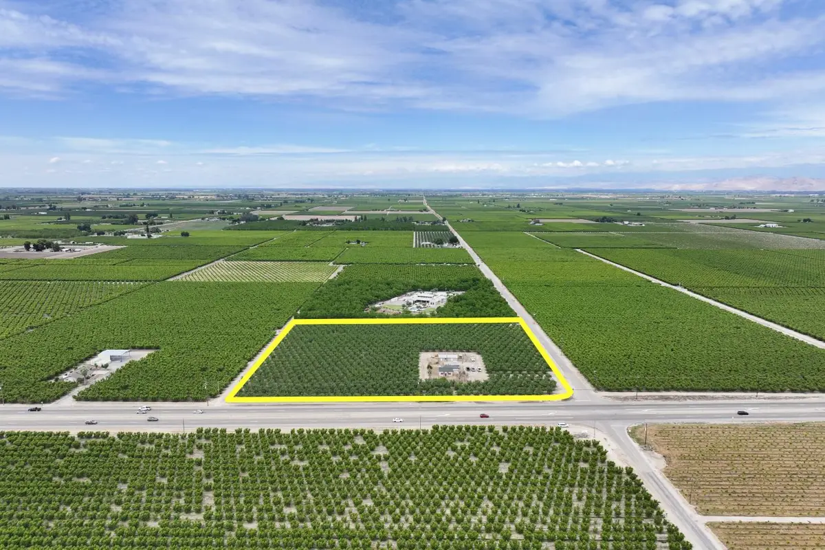 13910 E Mountain View Avenue, Kingsburg, CA 93631 - #1
