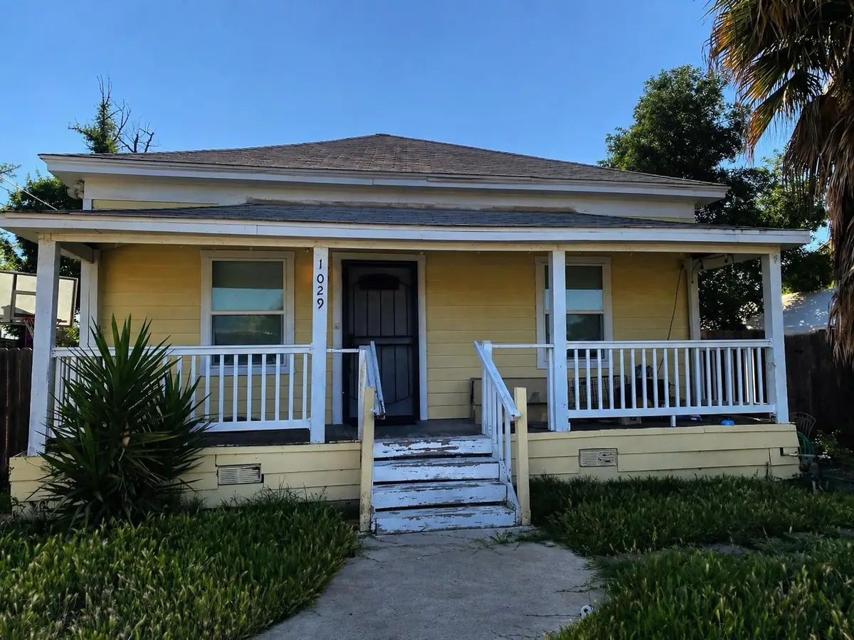 1029 N Green Street, Hanford, CA 93230 - #1