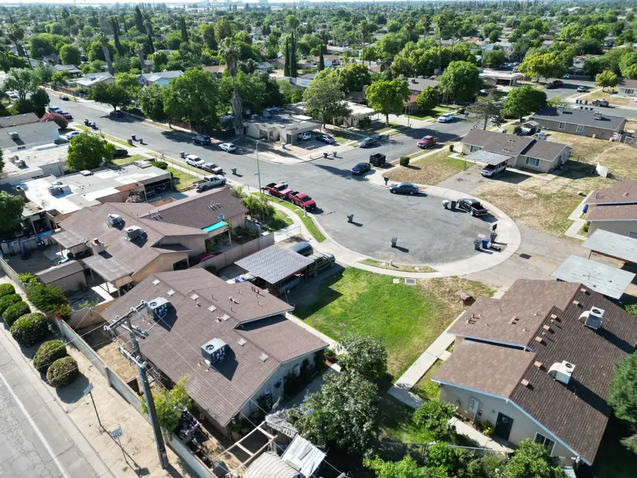 4778 E Hoxie Avenue, Fresno, CA 93725 - #3