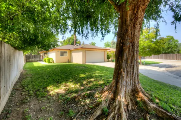 5488 E Iowa Avenue, Fresno, CA 93727