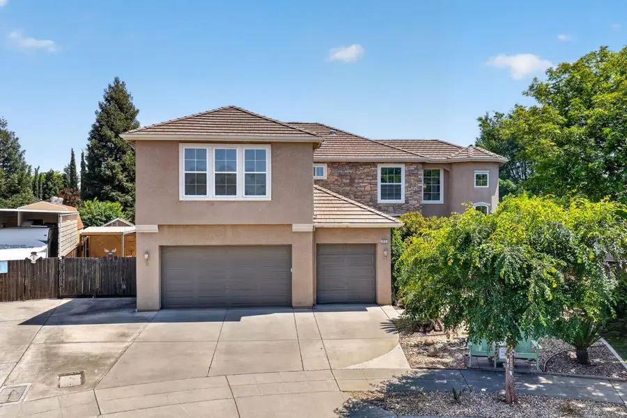 3084 Rall Avenue, Clovis, CA 93619 - #3