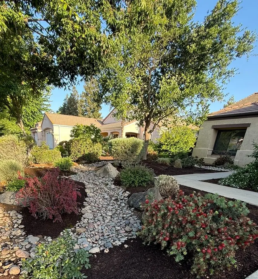 2368 E El Paso Avenue, Fresno, CA 93720 - #2